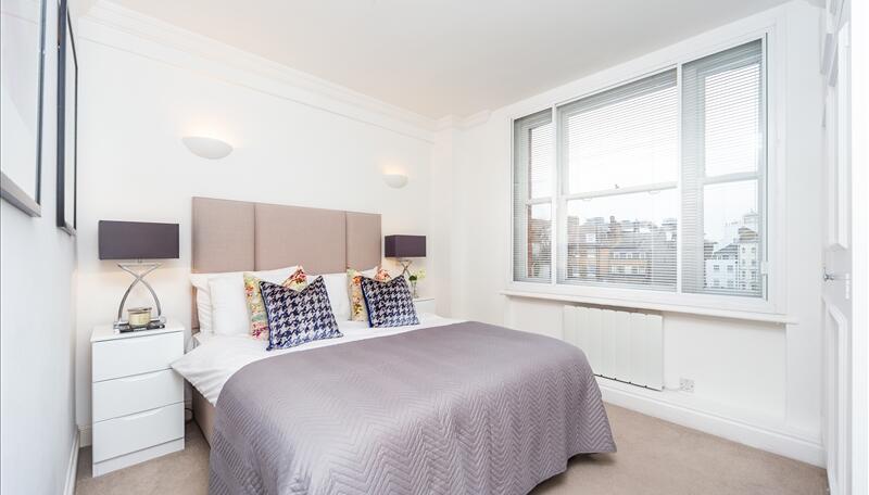 2 bed property in 39 Hill Street, London, London